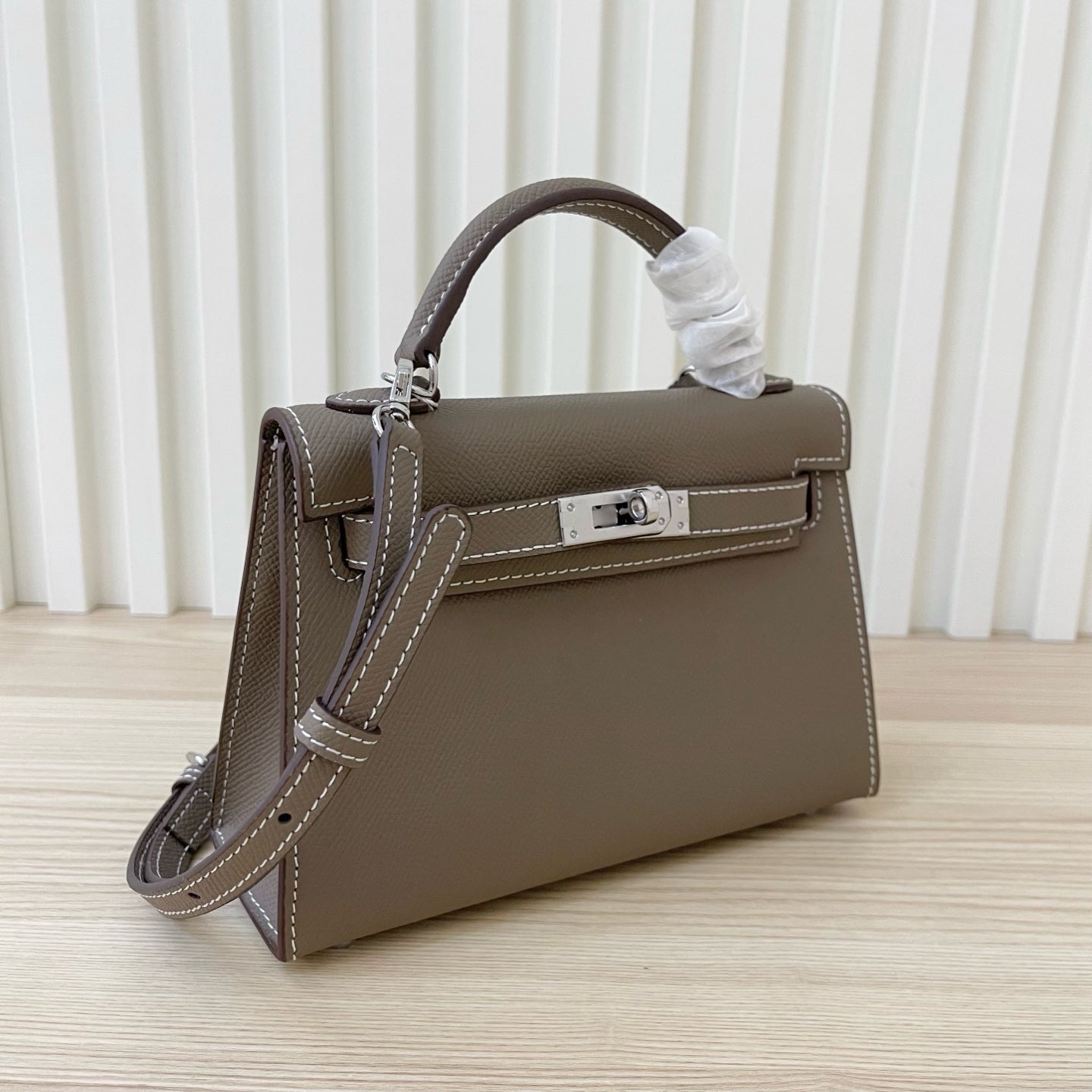2WH27BDE Stylish leather bag