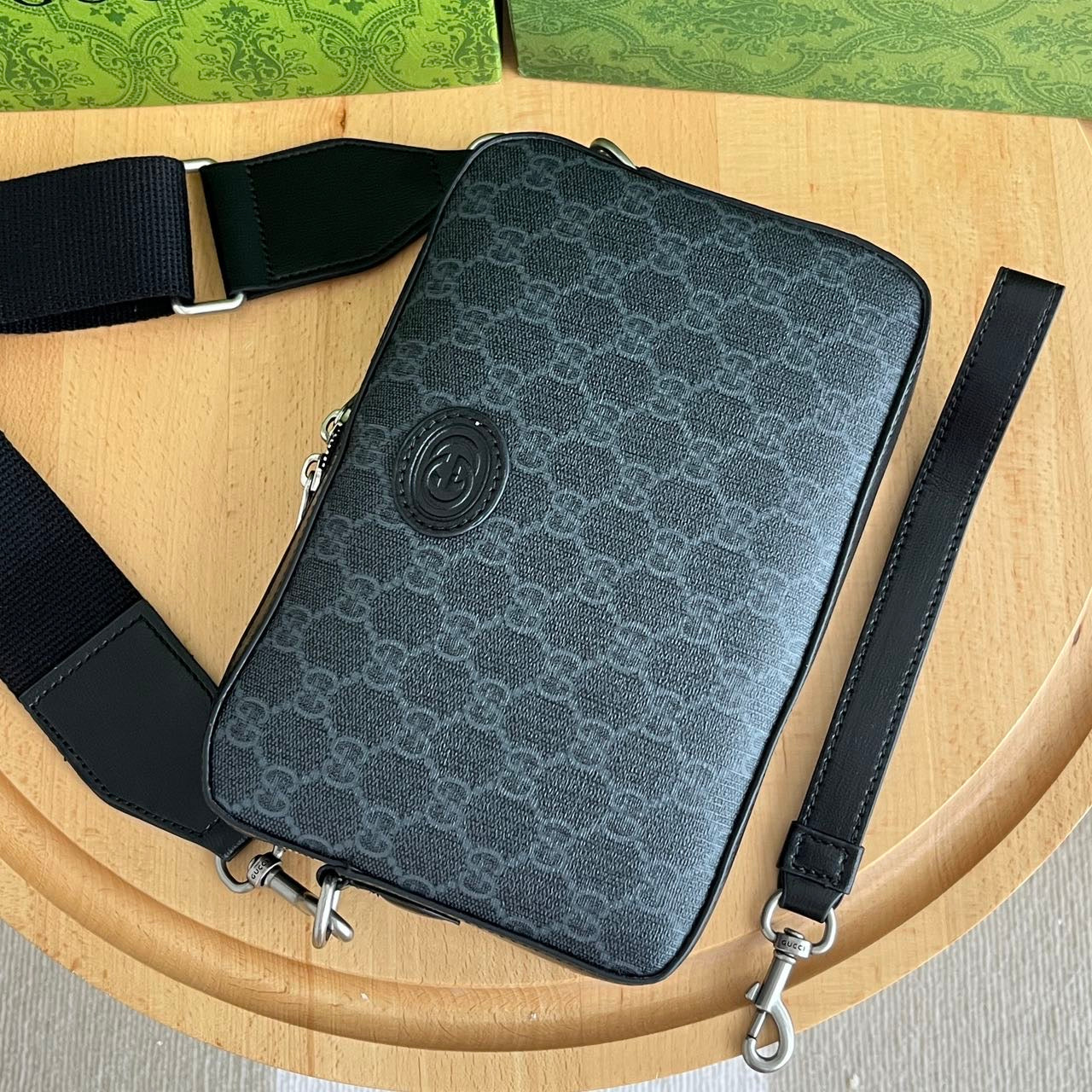 1XB419BDE Stylish leather bag