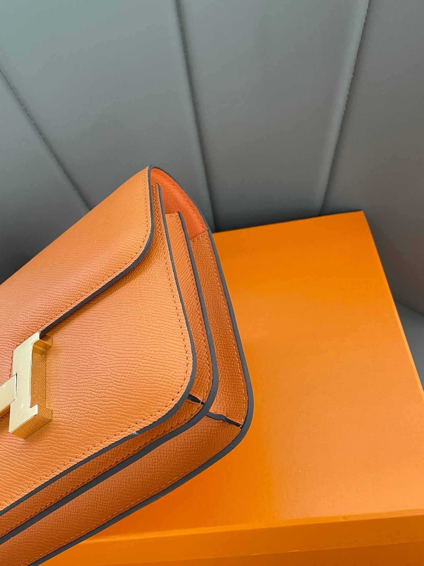 155NH65BDE Stylish leather bag