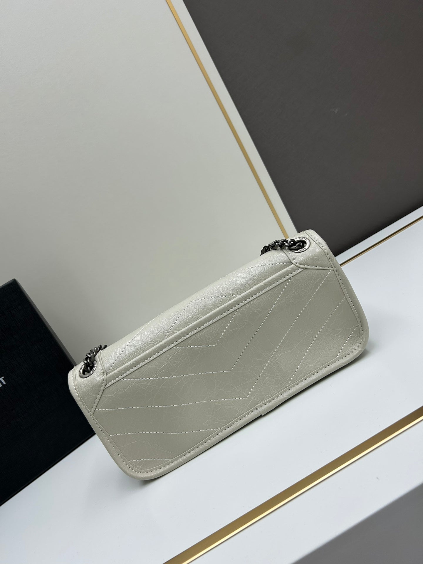 1XB460BDE Stylish leather bag