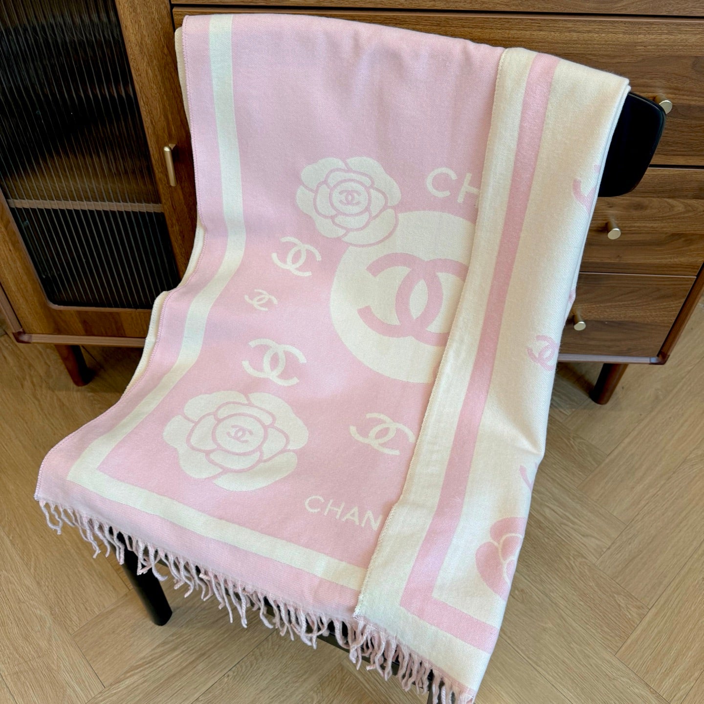 185ZC15WDE Stylish Winter Scarves