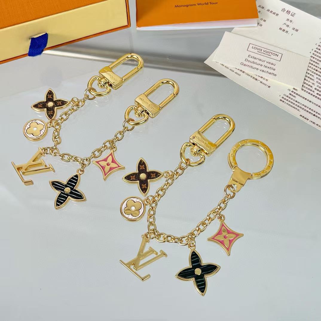 1WE1ADE Stylish key closure