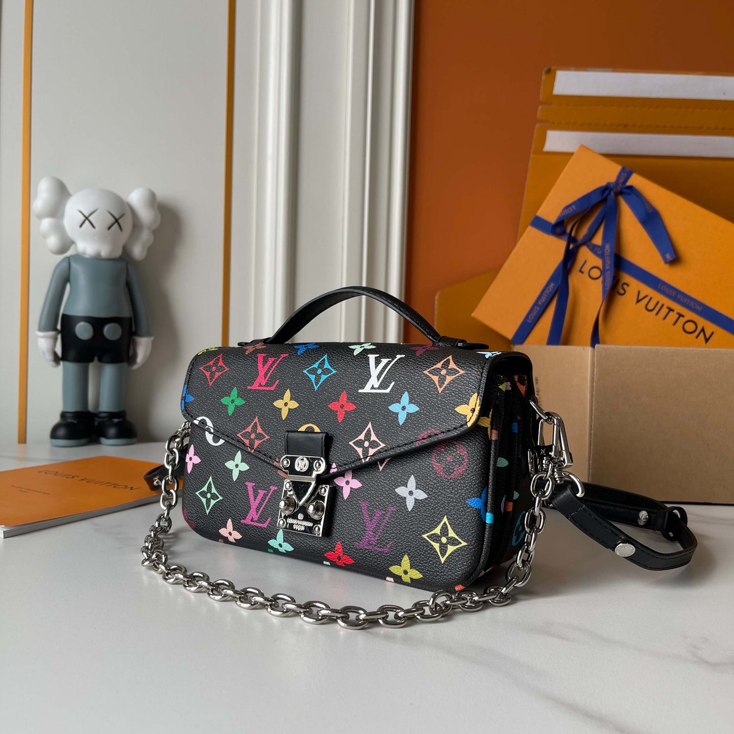 155NE38BDE Stylish leather bag