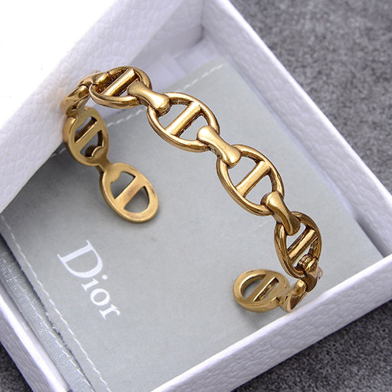 3D630KDE Stylish Bracelets