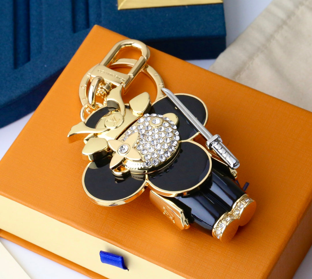 14E66ADE Stylish key closure
