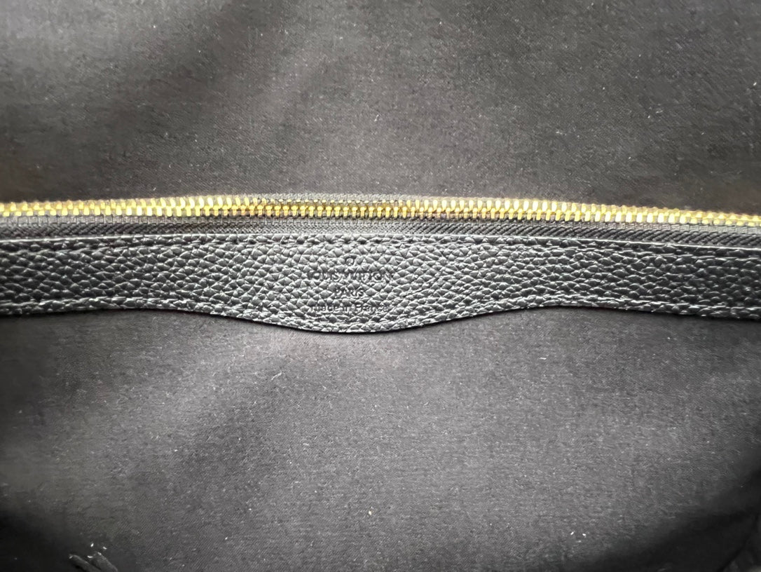 2XE028BDE Stylish leather bag 