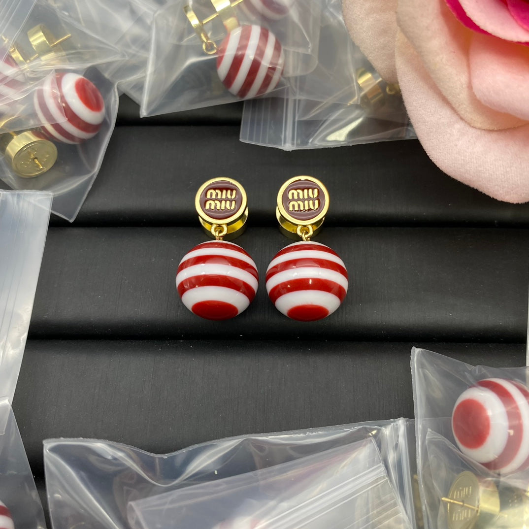 14A993EDE Stylish Earrings