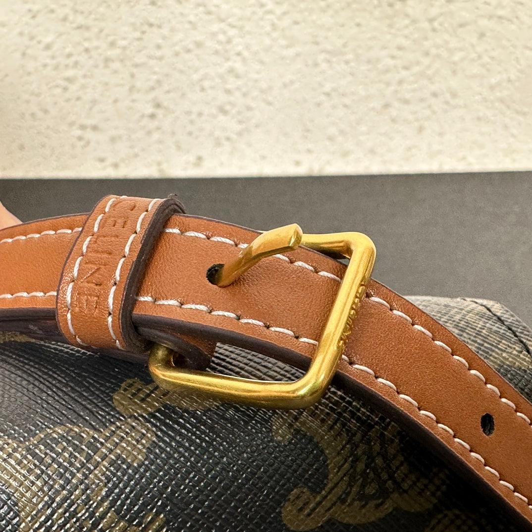 1XE271BDE Stylish leather bag 