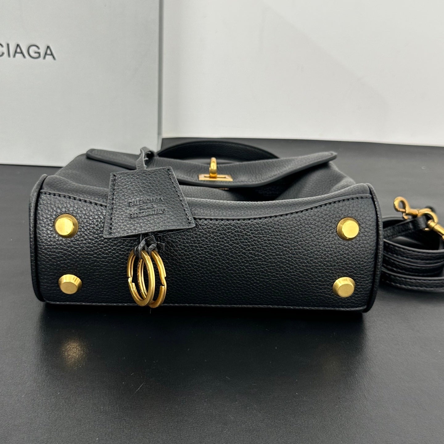 15XJ4BDE Stylish leather bag