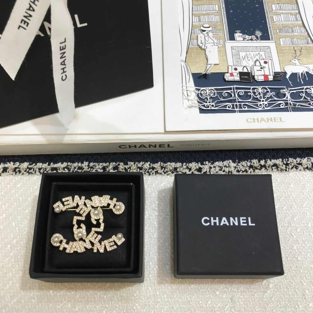 14C382XDE Stylish Brooch