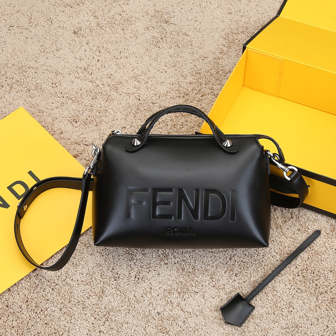 5F41BDE Stylish leather bag 