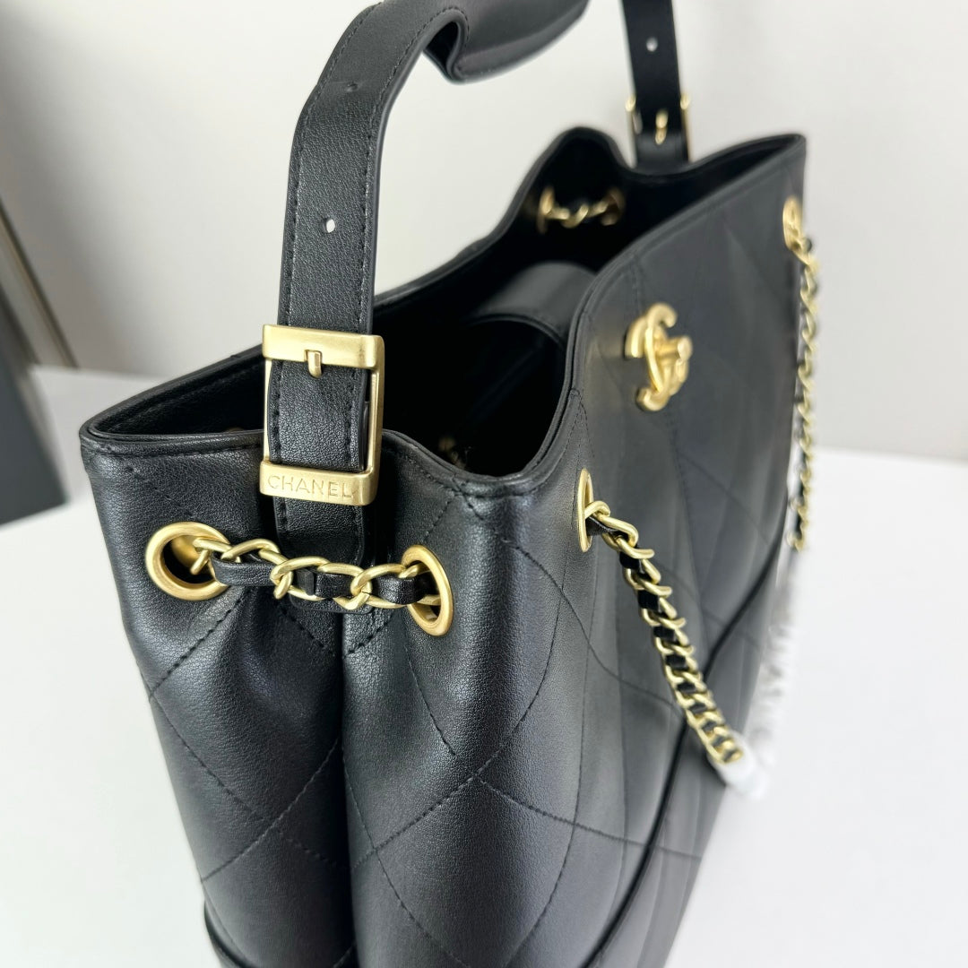 15RC64BDE Stylish leather bag