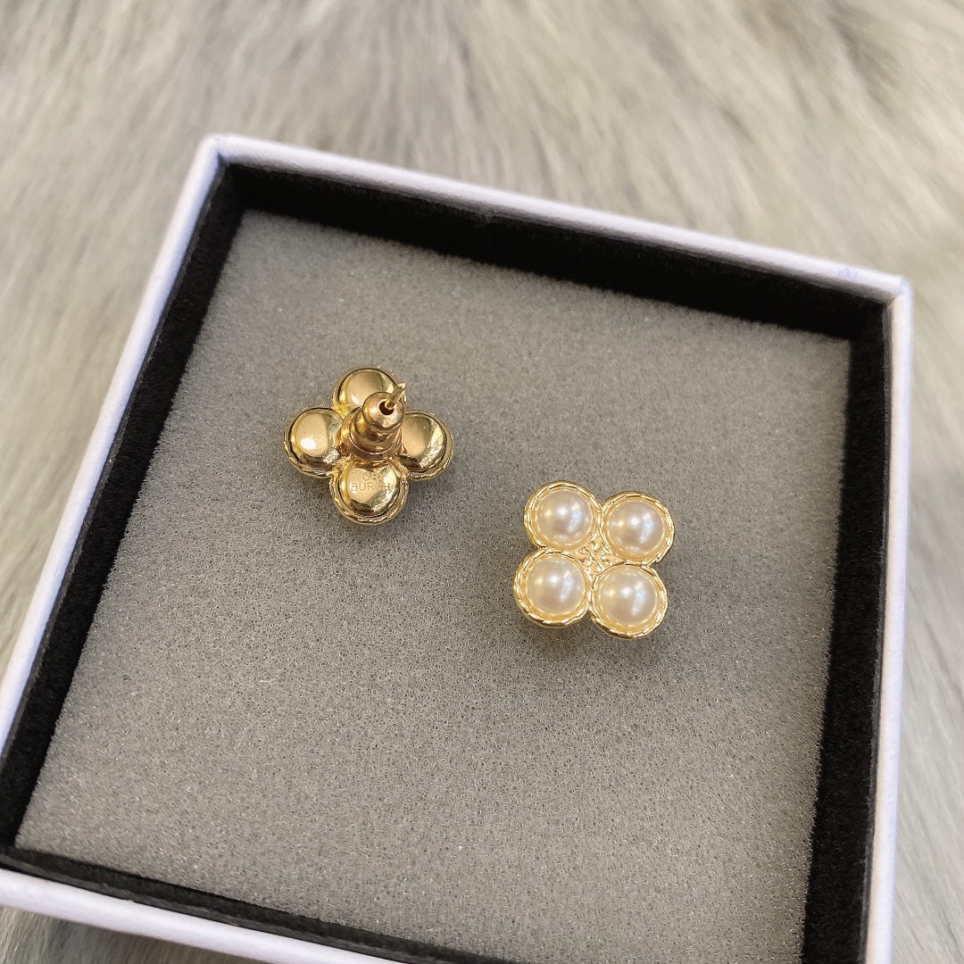 14A461EDE Stylish Earrings