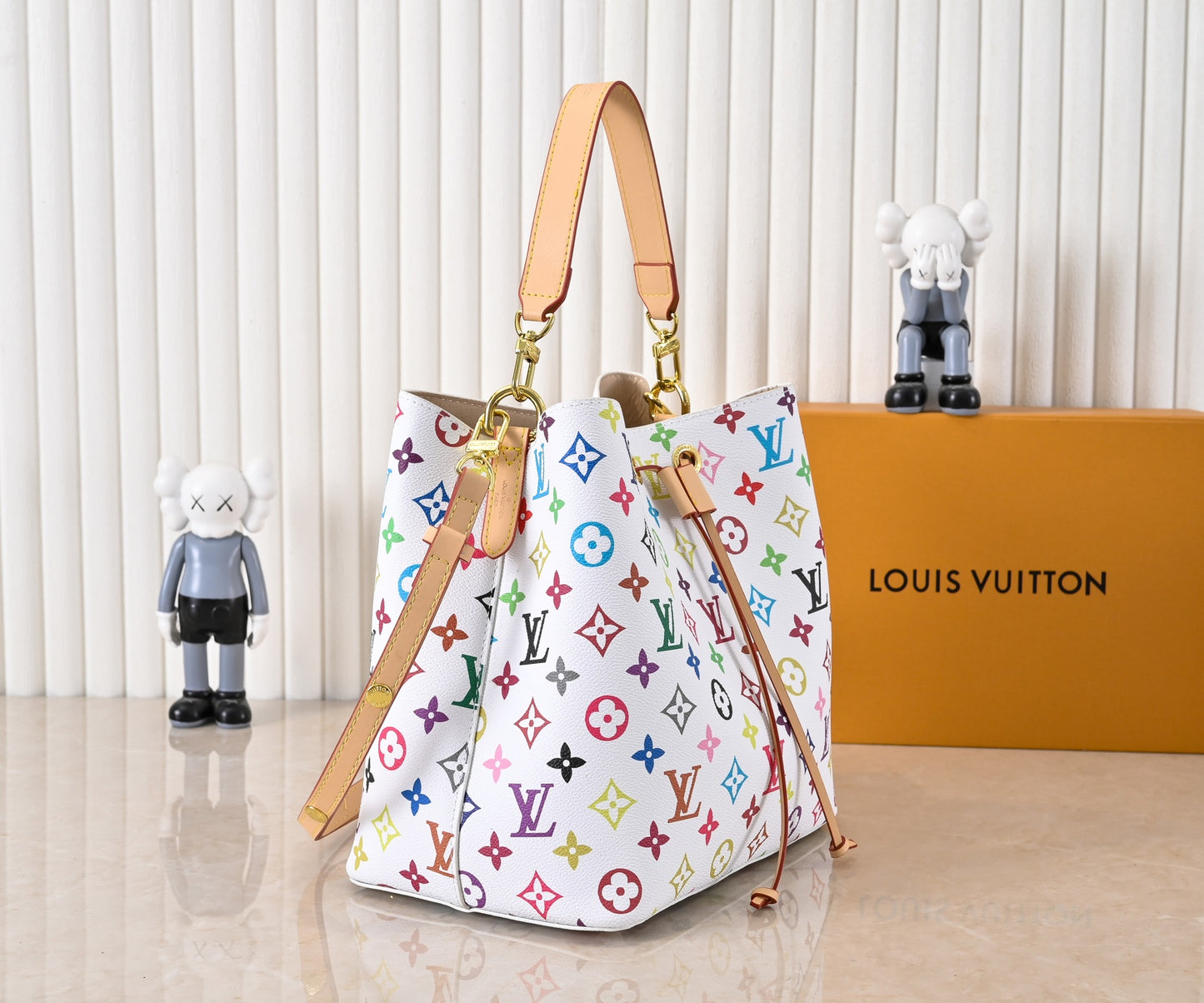 155NE36BDE Stylish leather bag