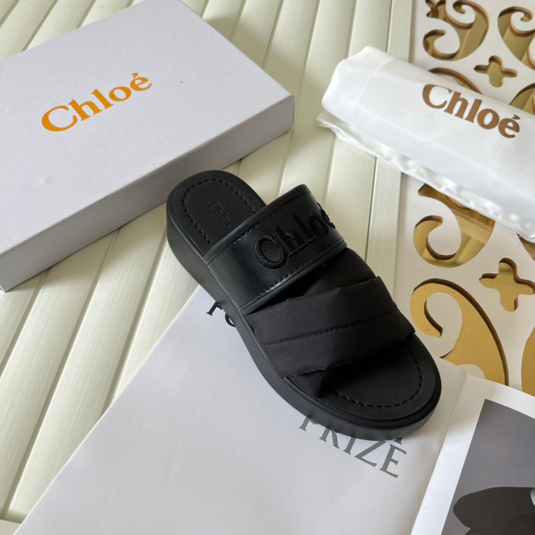 14B138ZDE Stylish Slippers