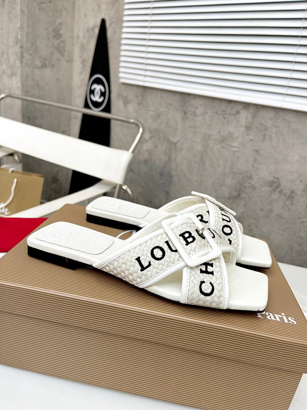 J4A43ZDE Stylish leather Slippers