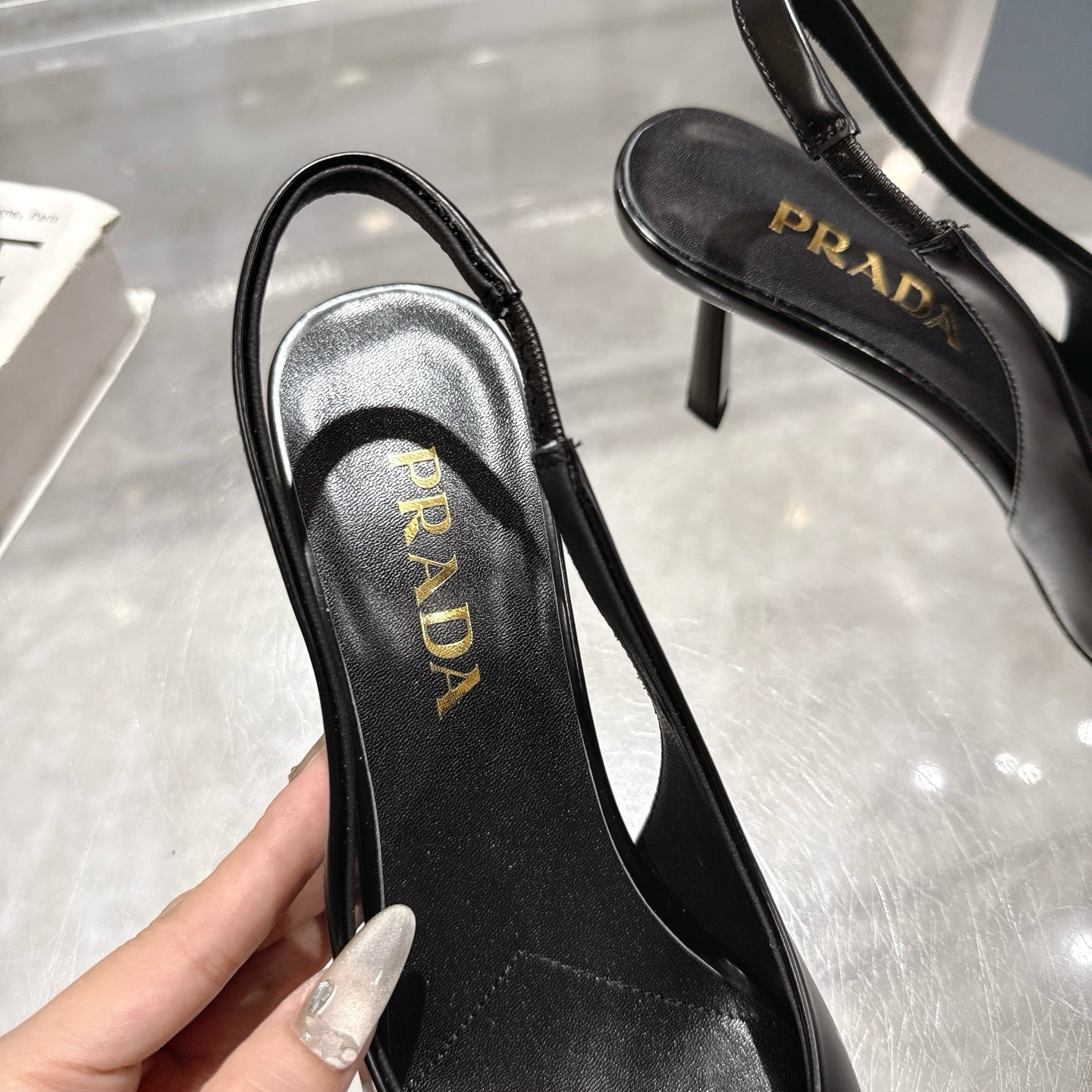 255QP41ZDE Stylish leather High heels