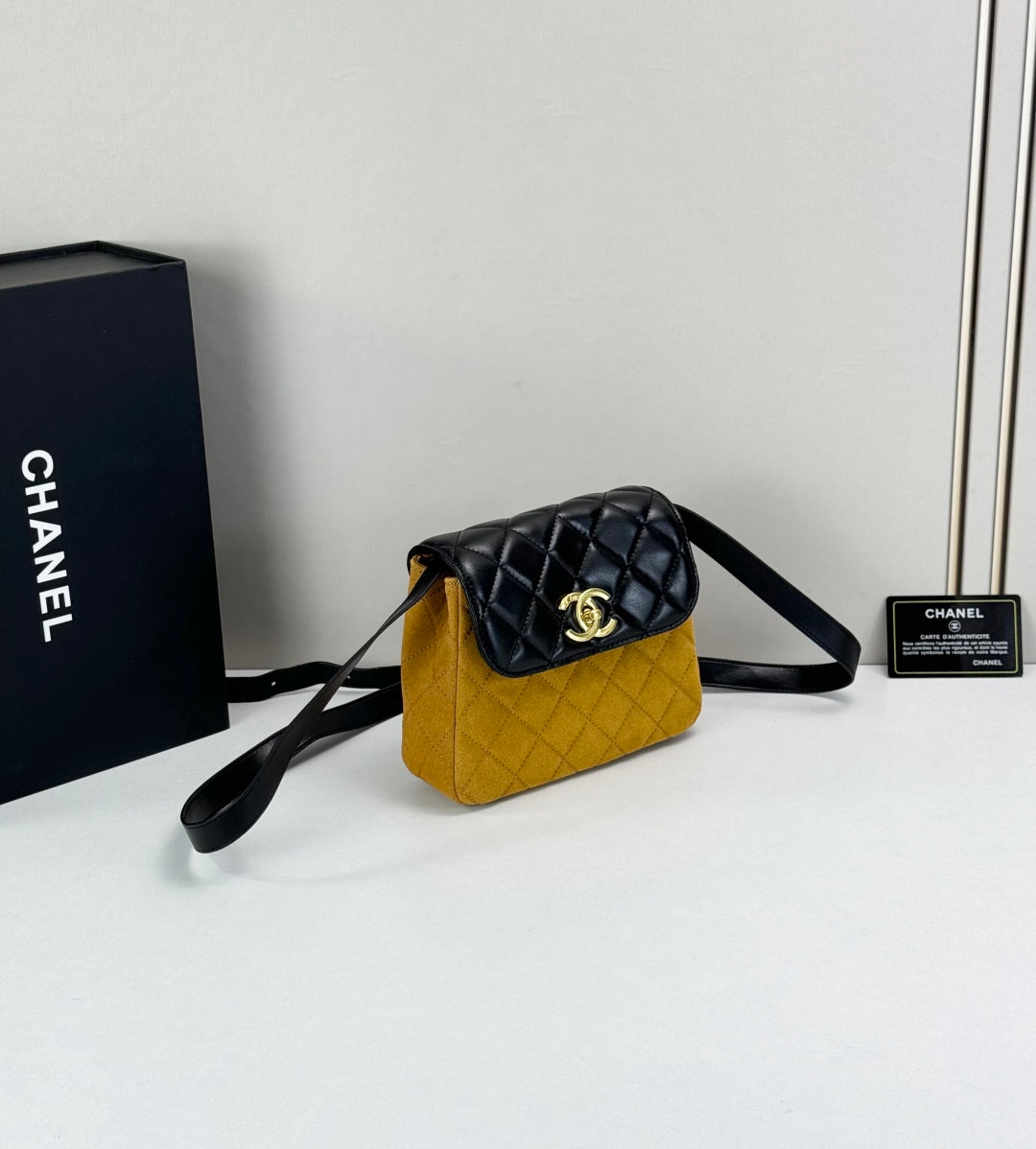 15RC62BDE Stylish leather bag