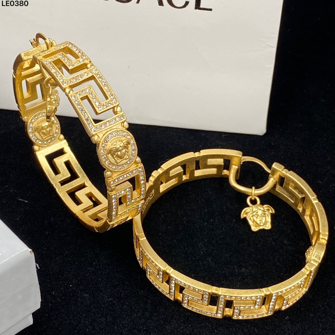 14V212EDE Stylish Earrings