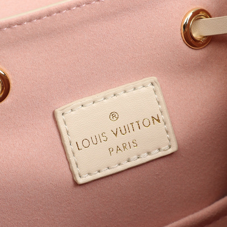 1E065BDE Stylish leather bag 