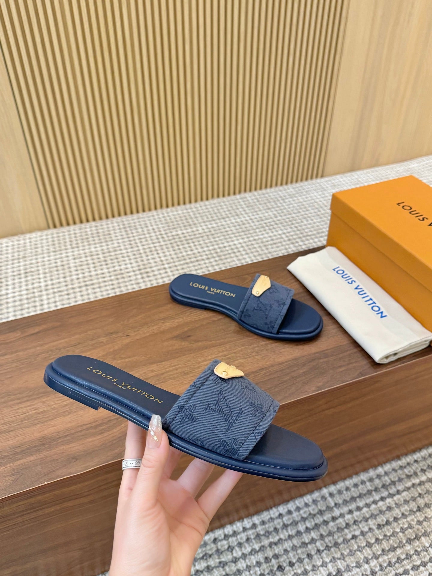 245RE3ZDE Stylish leather shoes 