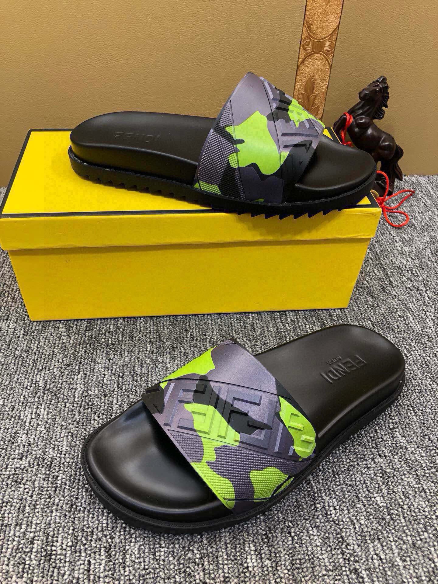 535ZF284ZDE Stylish Slippers