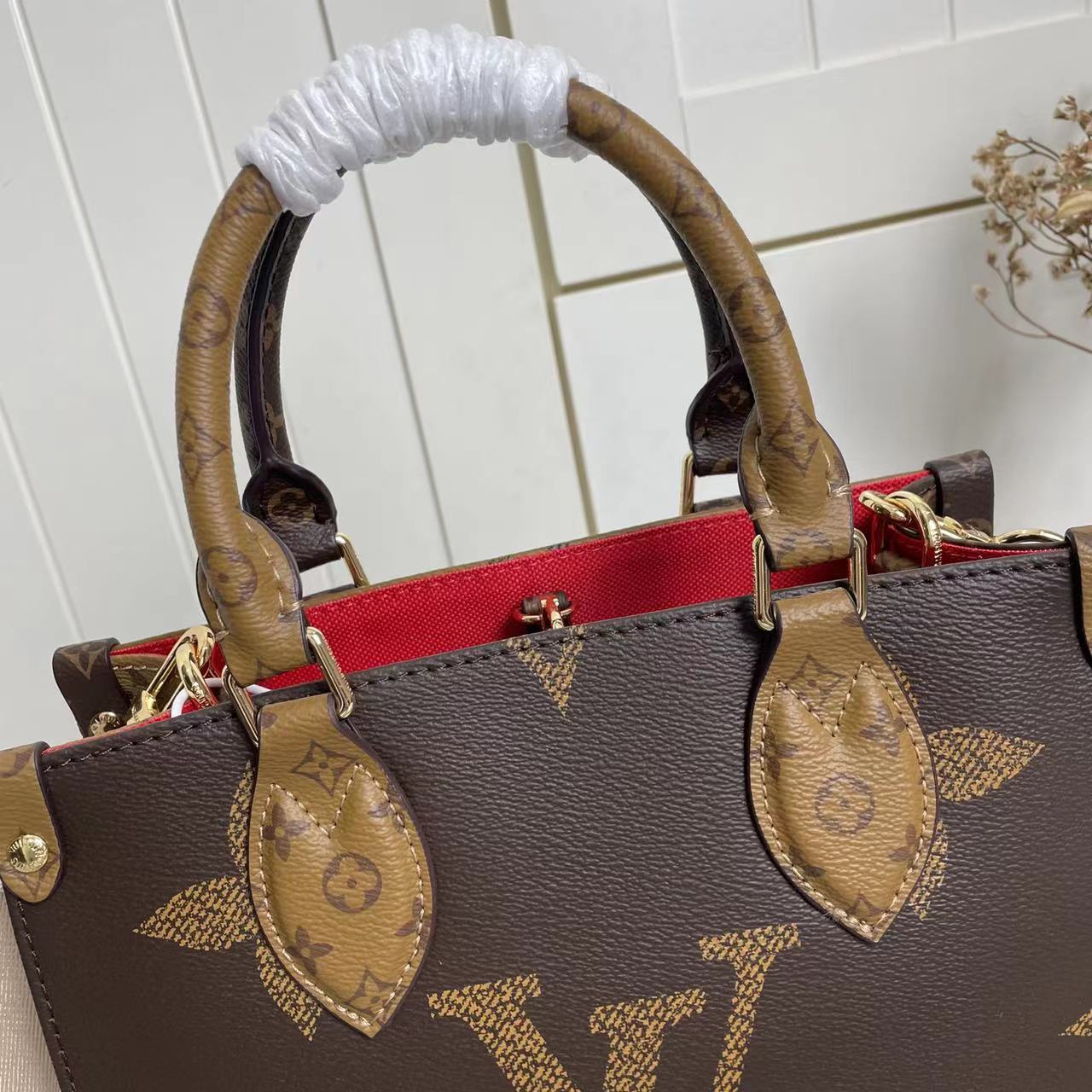 1XE65BDE Stylish leather bag 