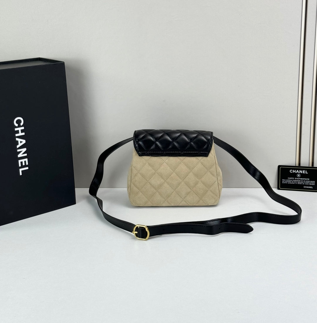 15RC62BDE Stylish leather bag