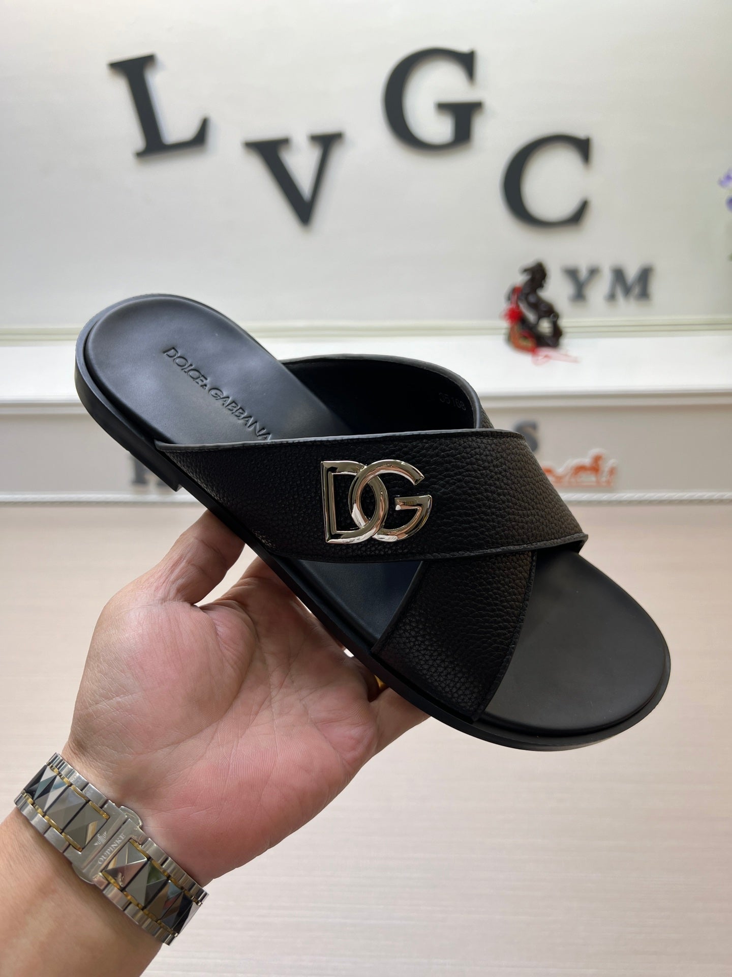 54A101ZDE Stylish slippers