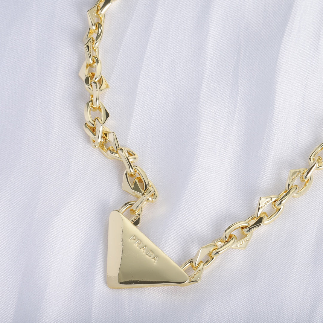 1YPD70XDE Stylish Necklaces