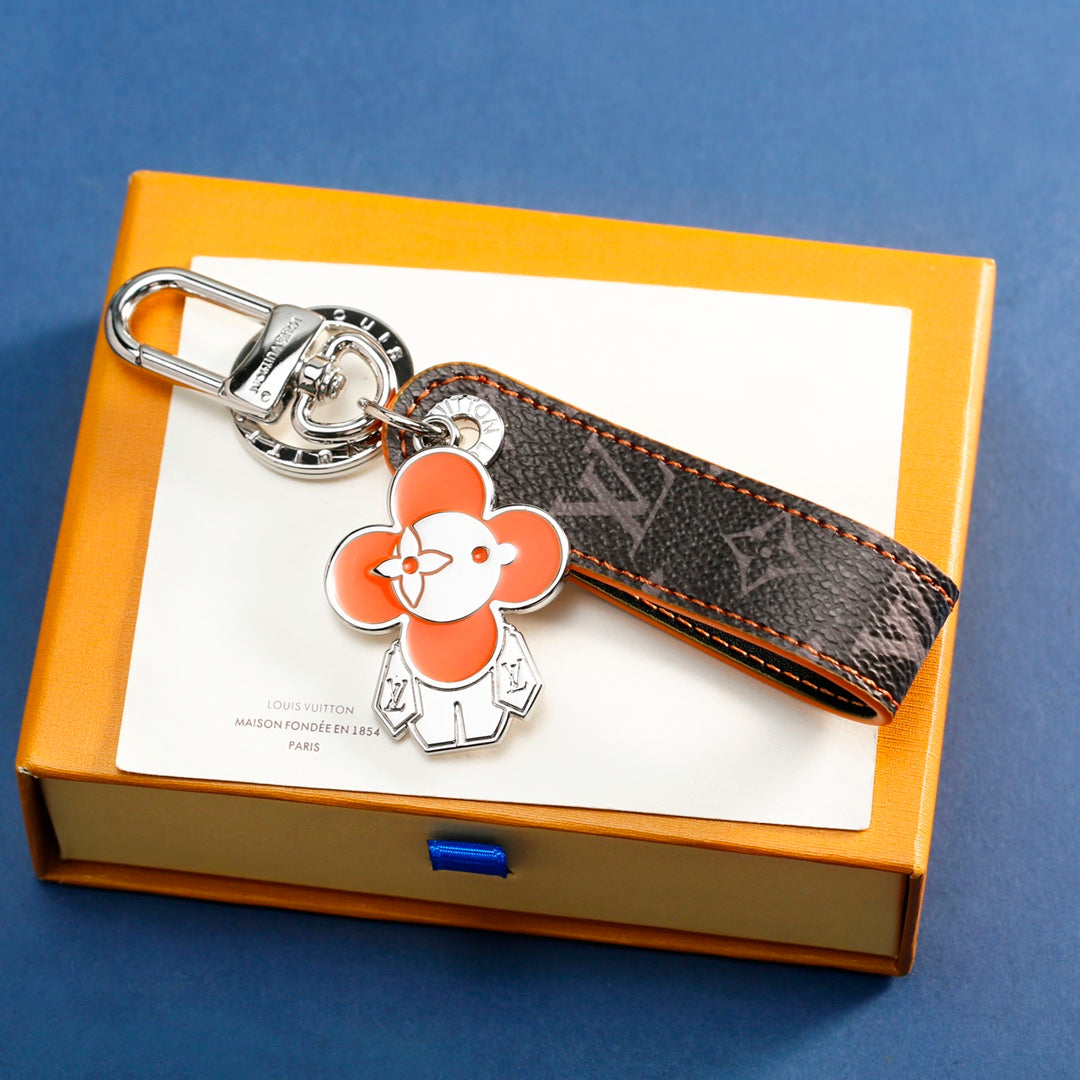 14E11ADE Stylish key closure