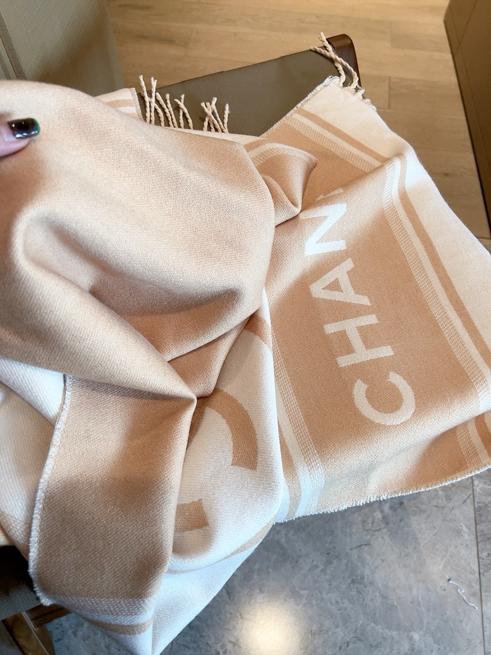 185ZC9WDE Stylish Winter Scarves