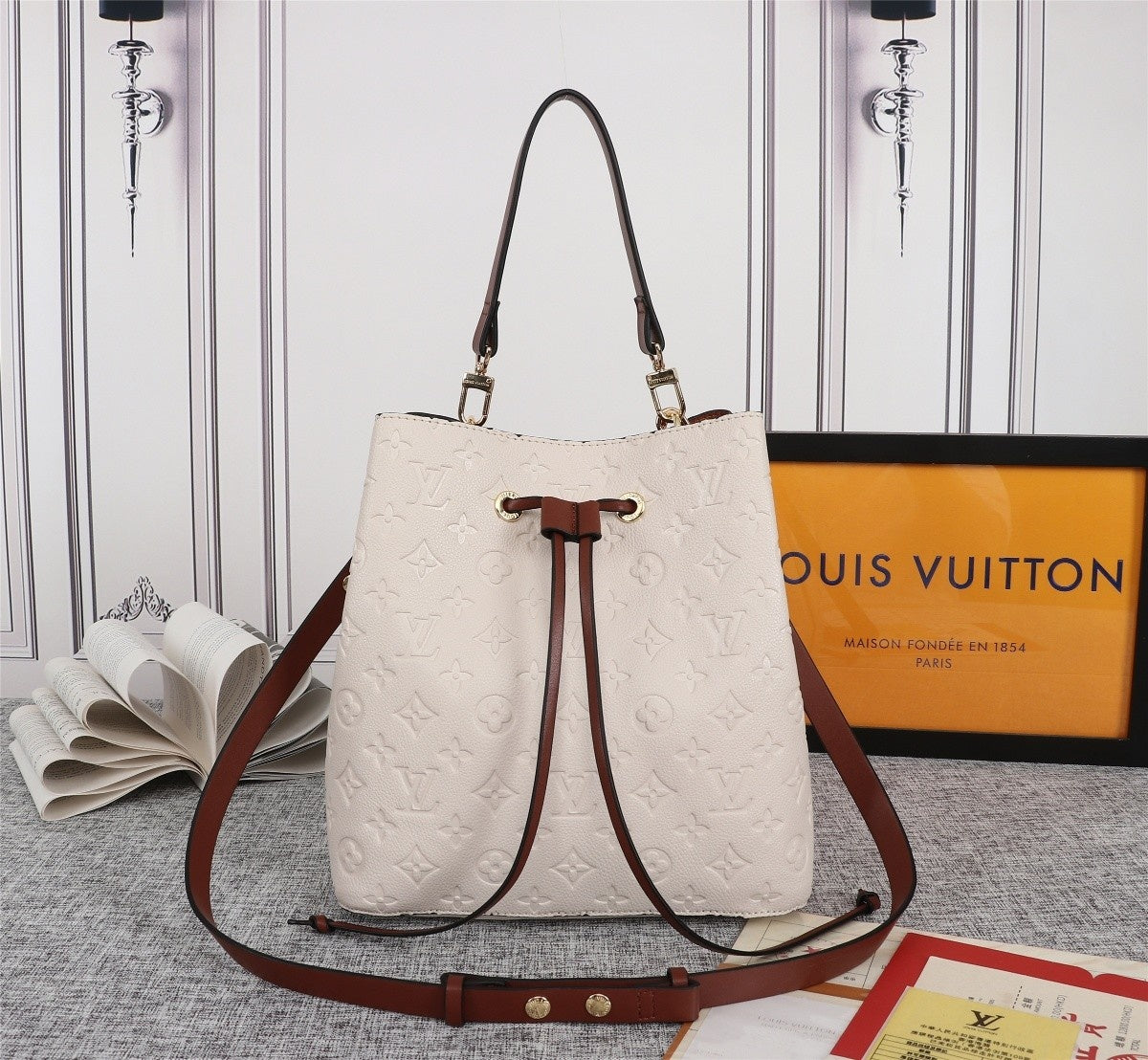 2XE60BDE Stylish leather bag 
