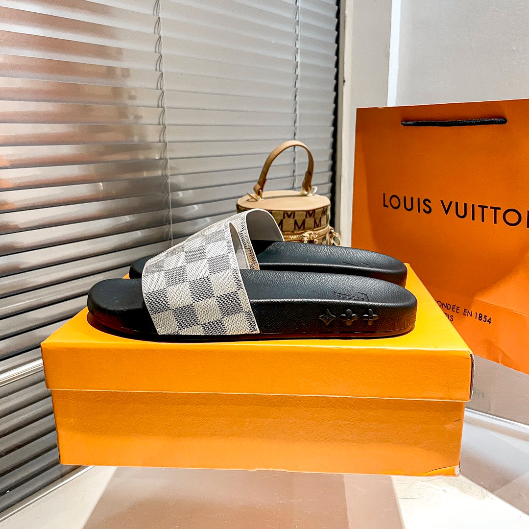 14E195ZDE Stylish Slippers