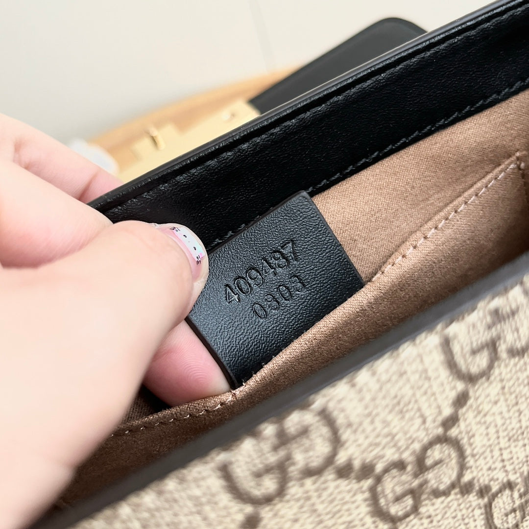 155NB70BDE Stylish leather bag