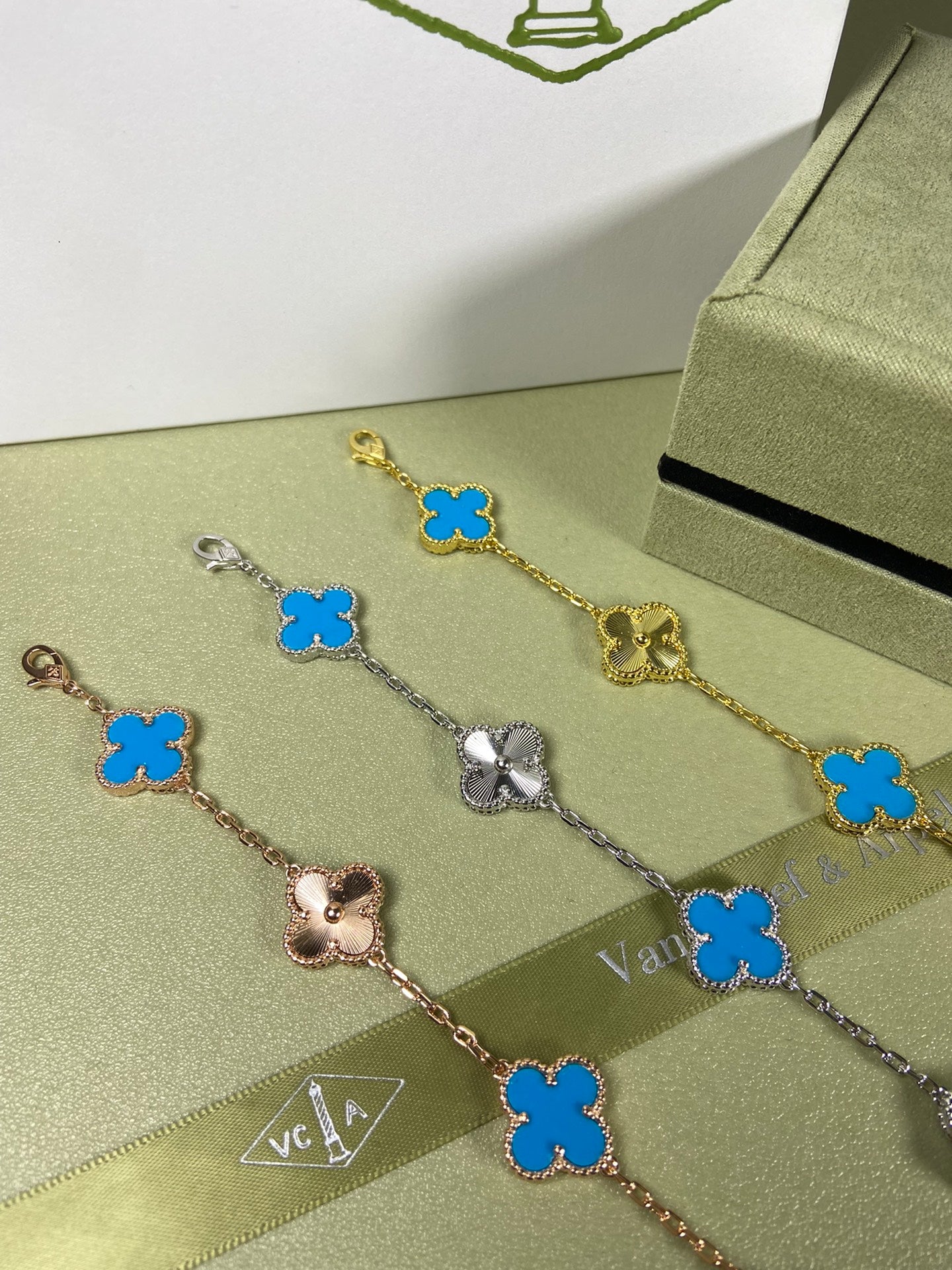 5XVA181KDE Stylish bracelets  5 flowers normal size1.5cm flower