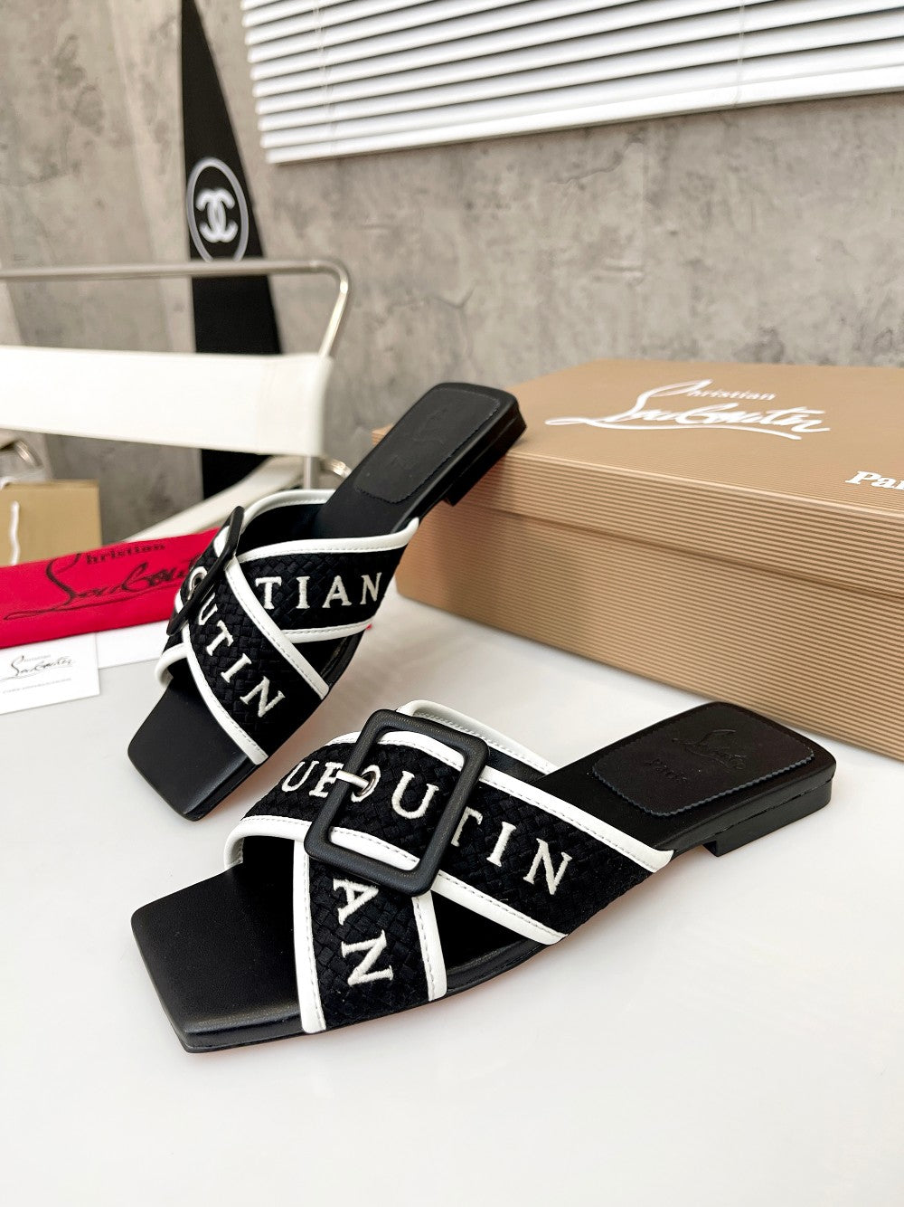 J4A43ZDE Stylish leather Slippers