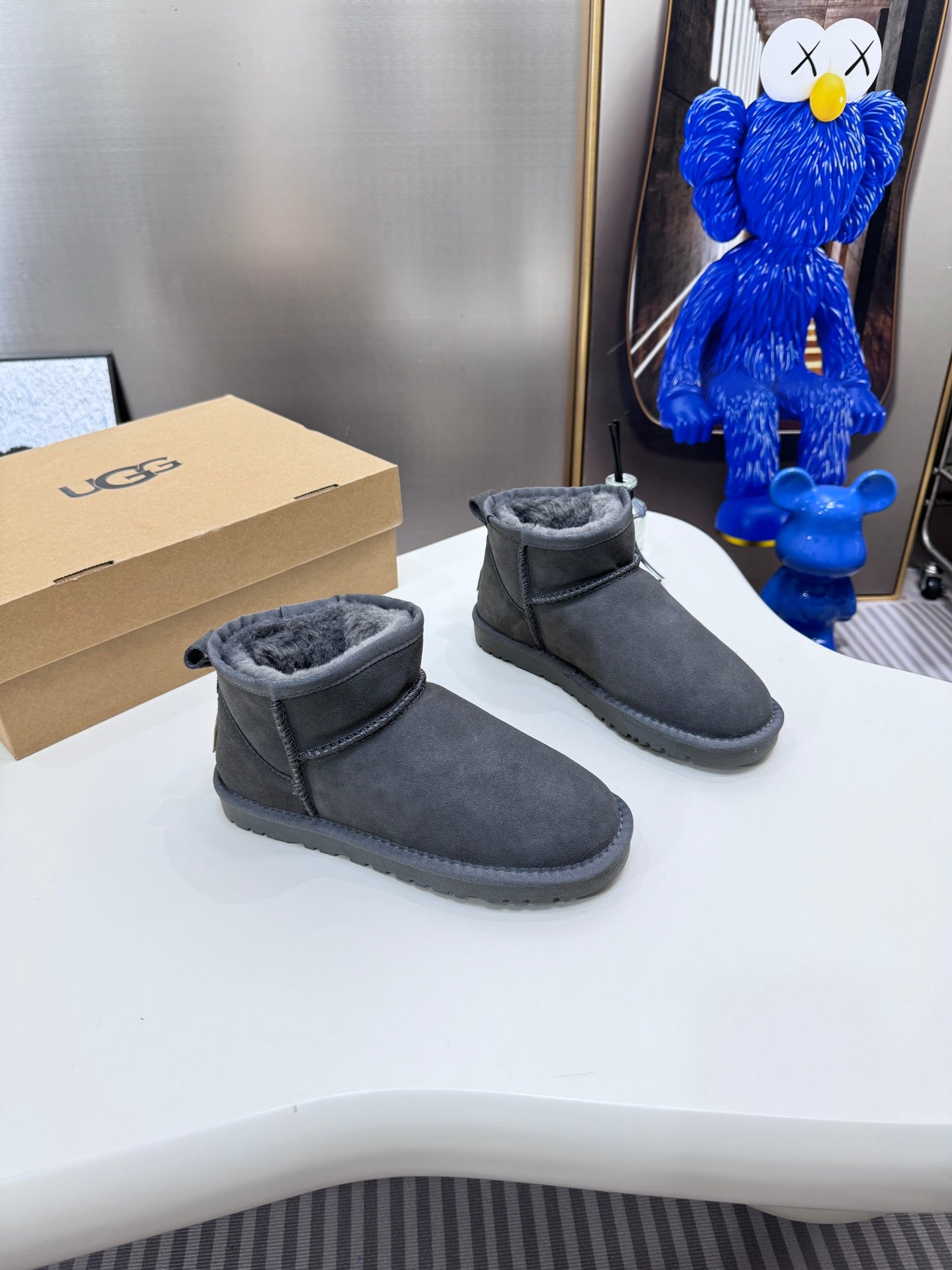 1LU10ZDE Stylish snow boots