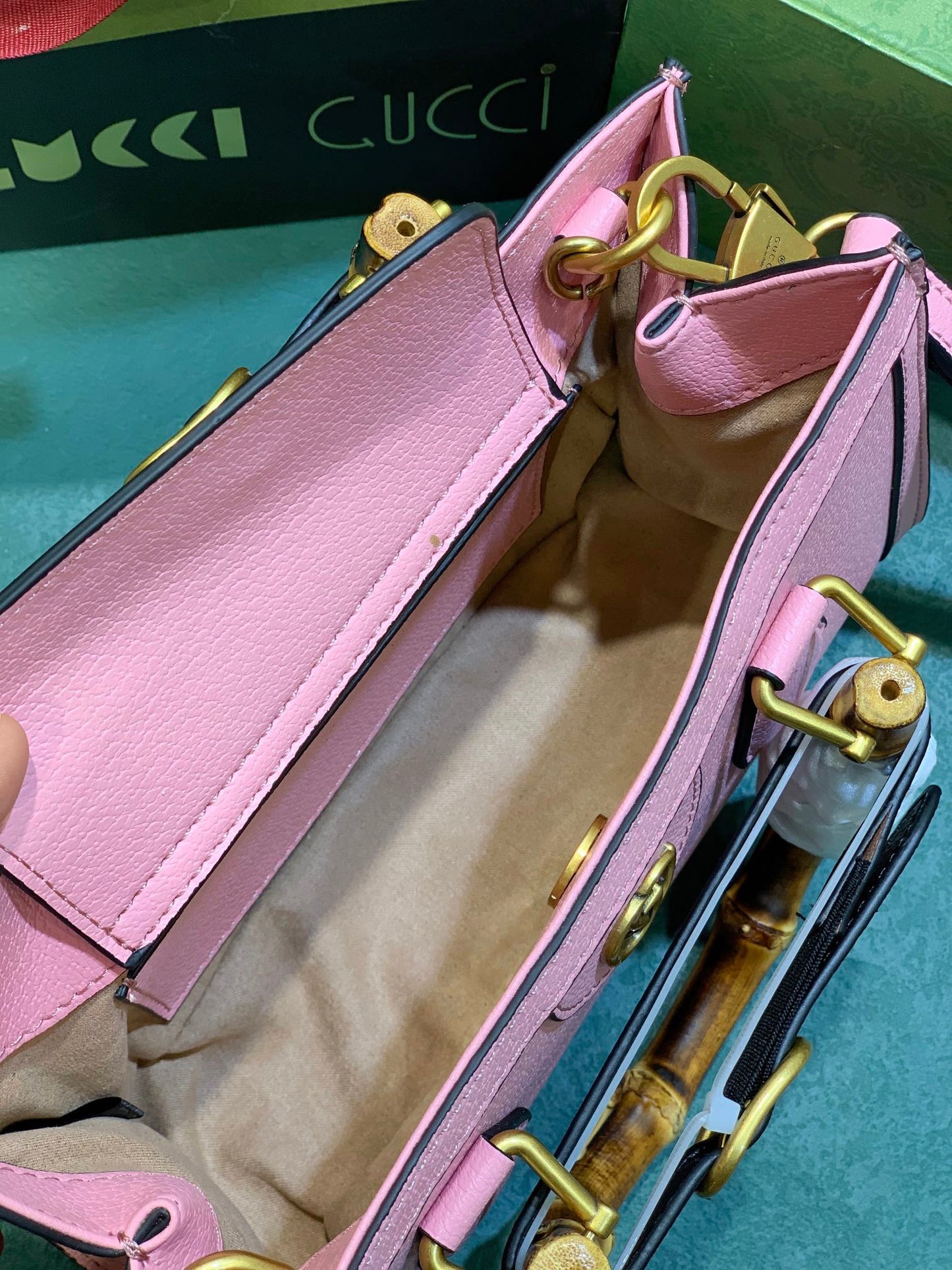 1XB114BDE Stylish leather bag 