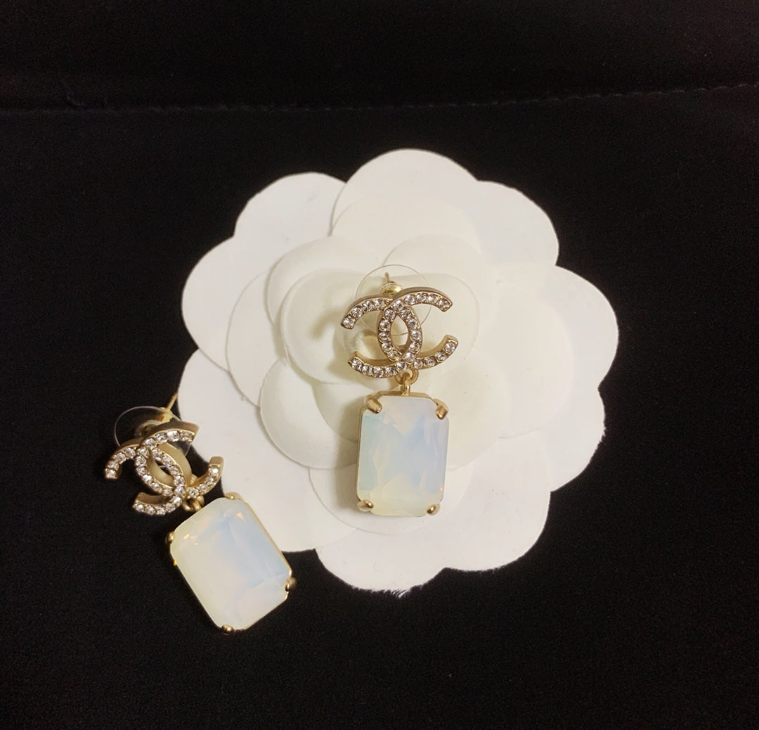 1YC166EDE Stylish Earrings