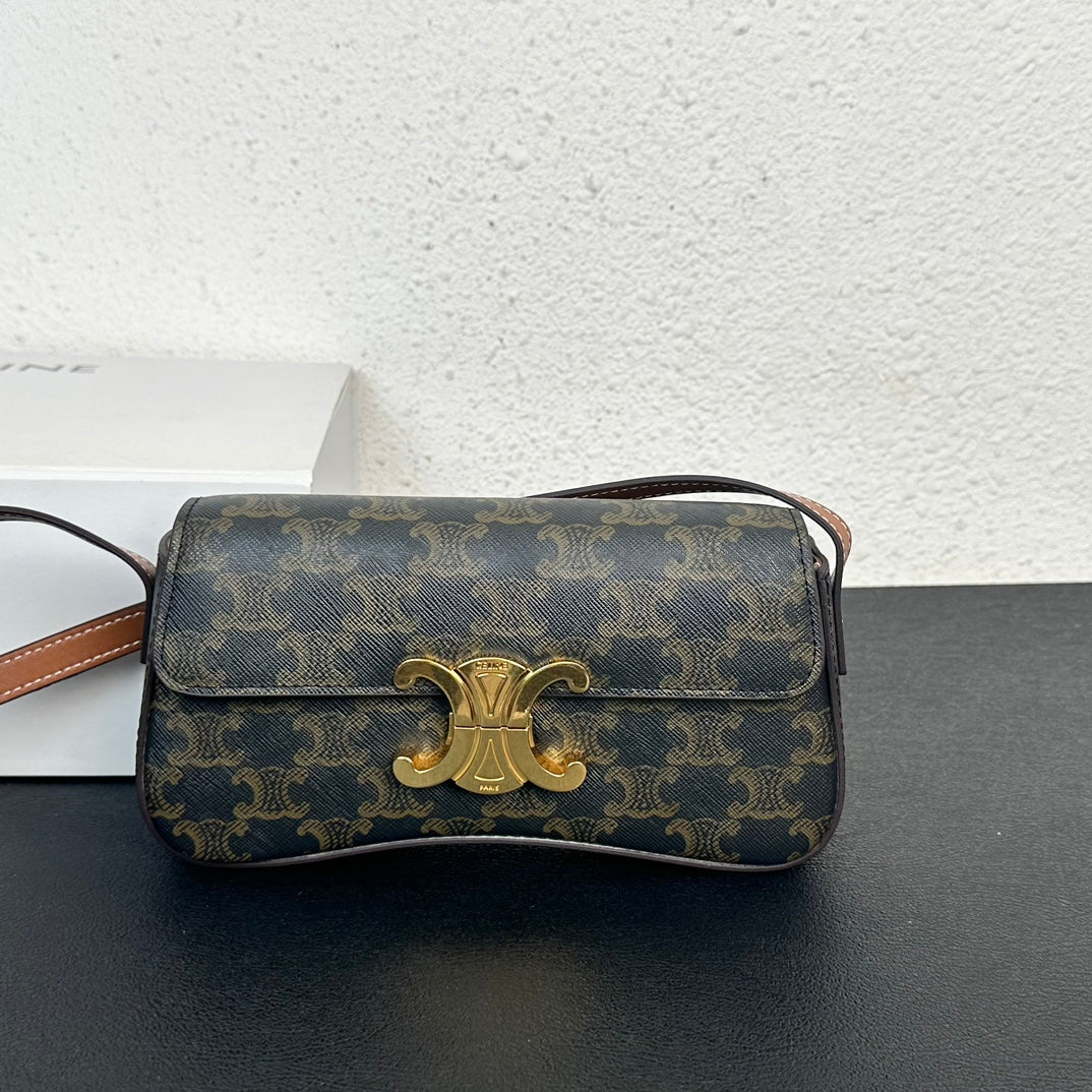 1XE271BDE Stylish leather bag 