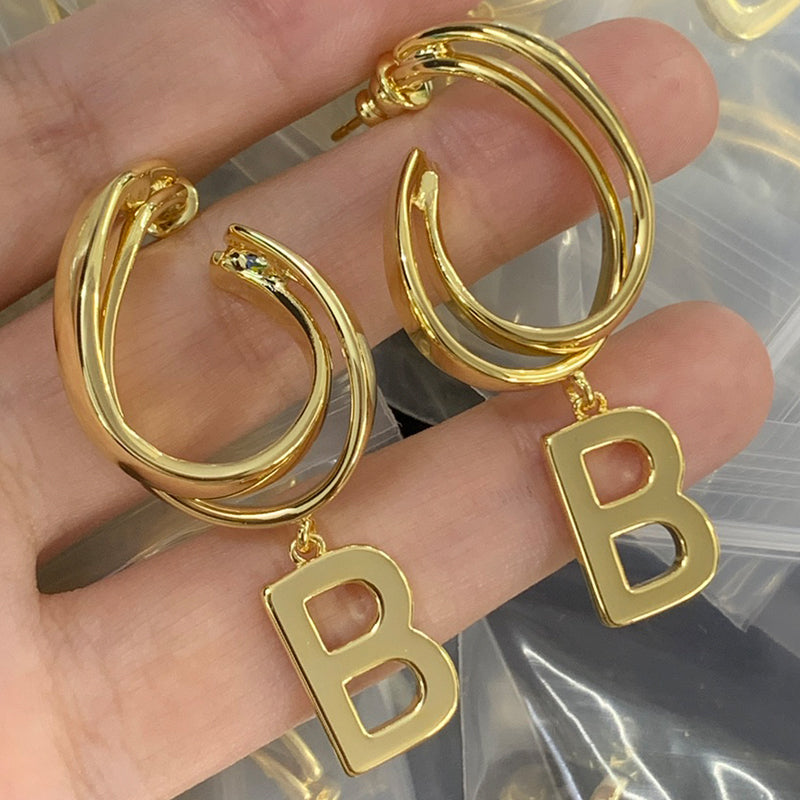 84J28EDE Stylish Earrings