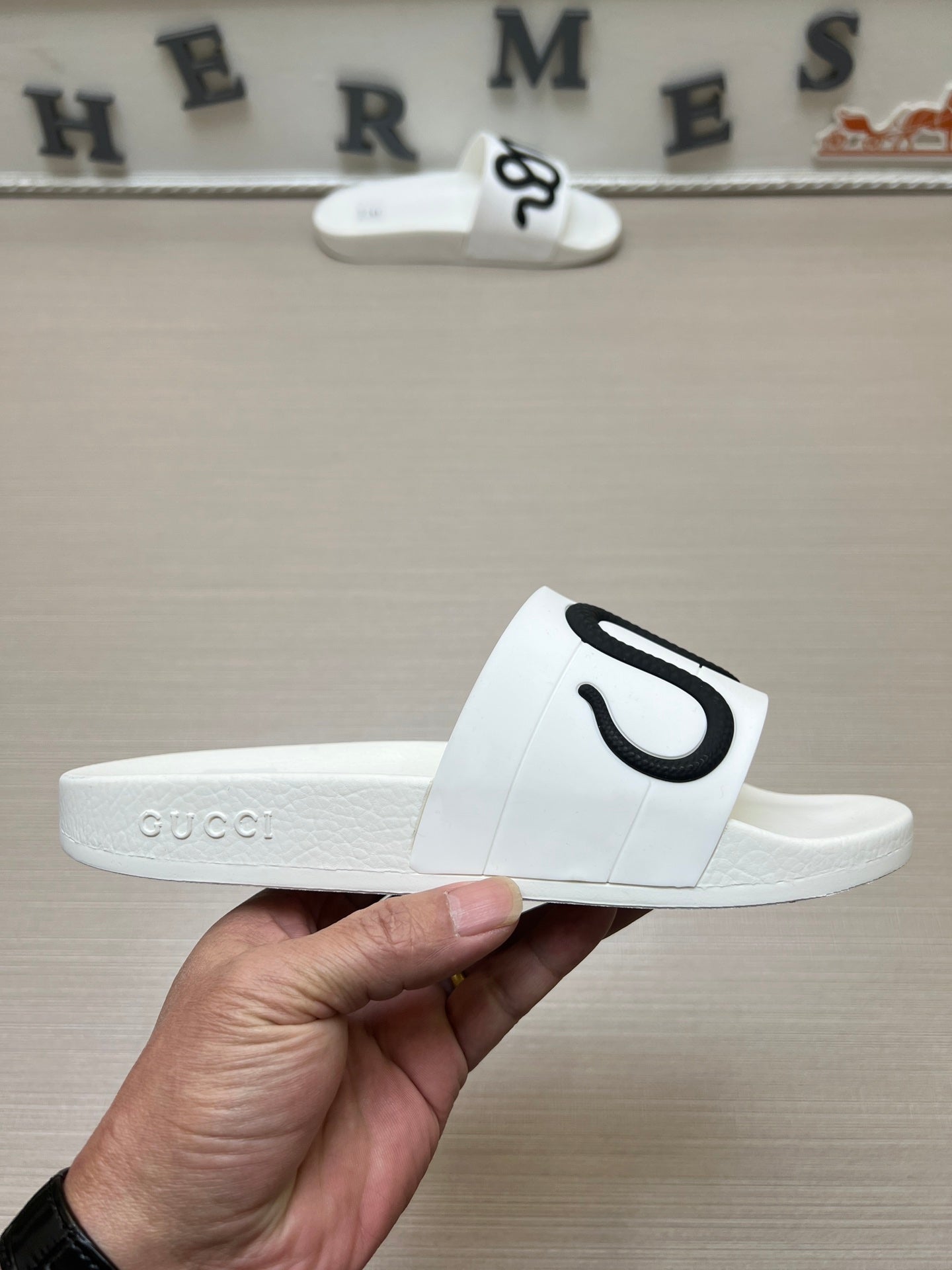 5LB217ZDE Stylish Slippers