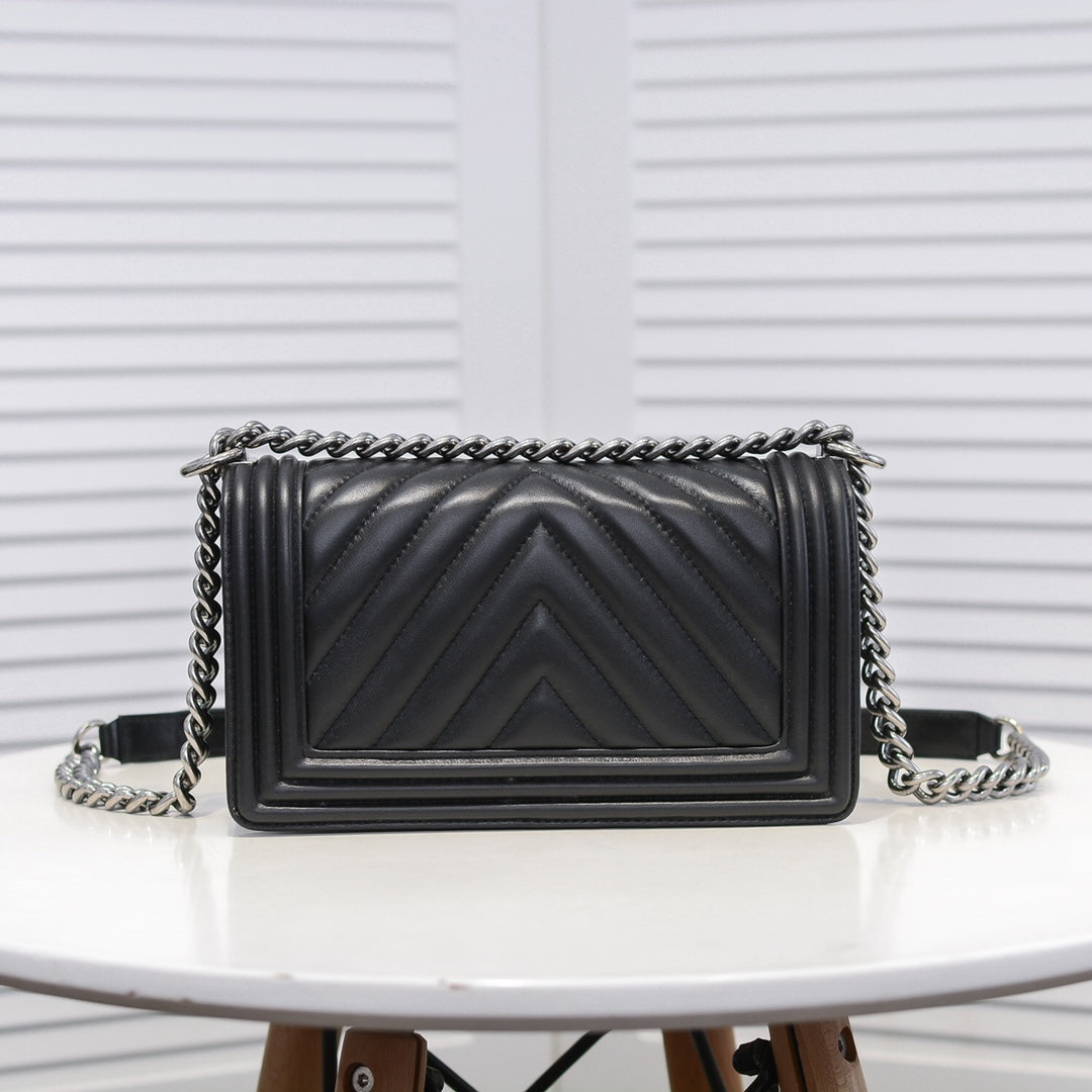 1XC413BDE Stylish leather bag