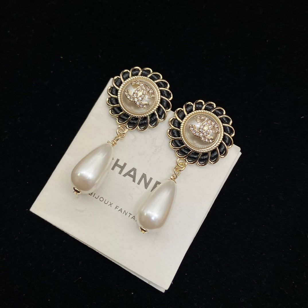 14C681EDE Stylish  Earrings