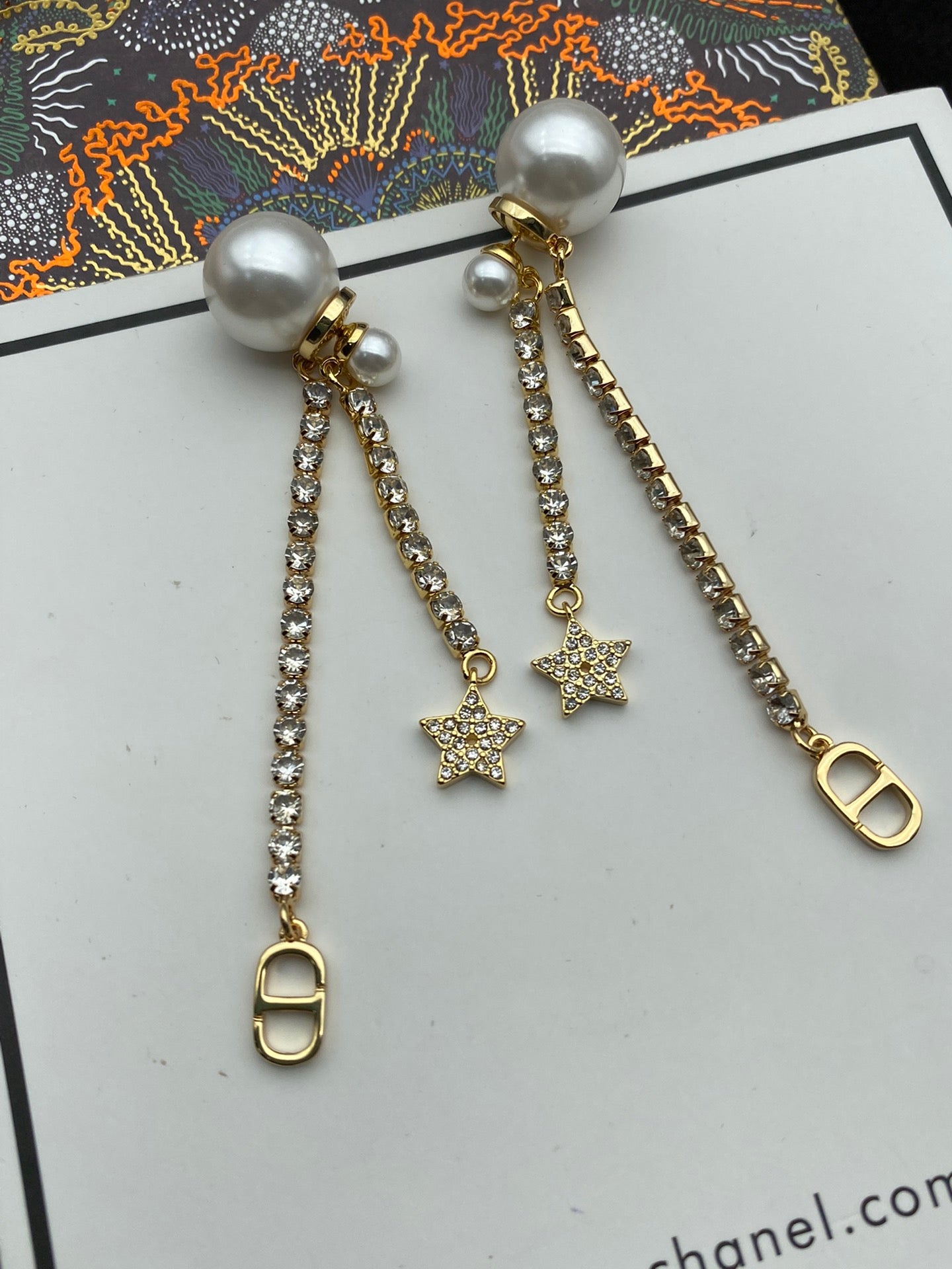 1ND219EDE Stylish Earrings