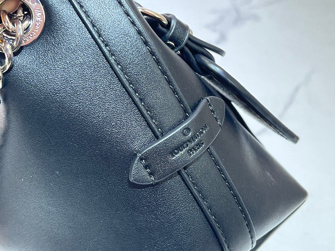 1WE96BDE Stylish leather bag)