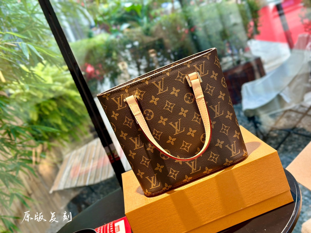 6XE128BDE Stylish leather bag 