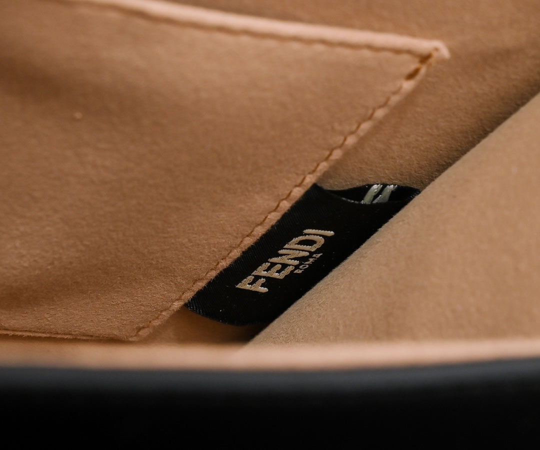 1XF90BDE Stylish leather bag 