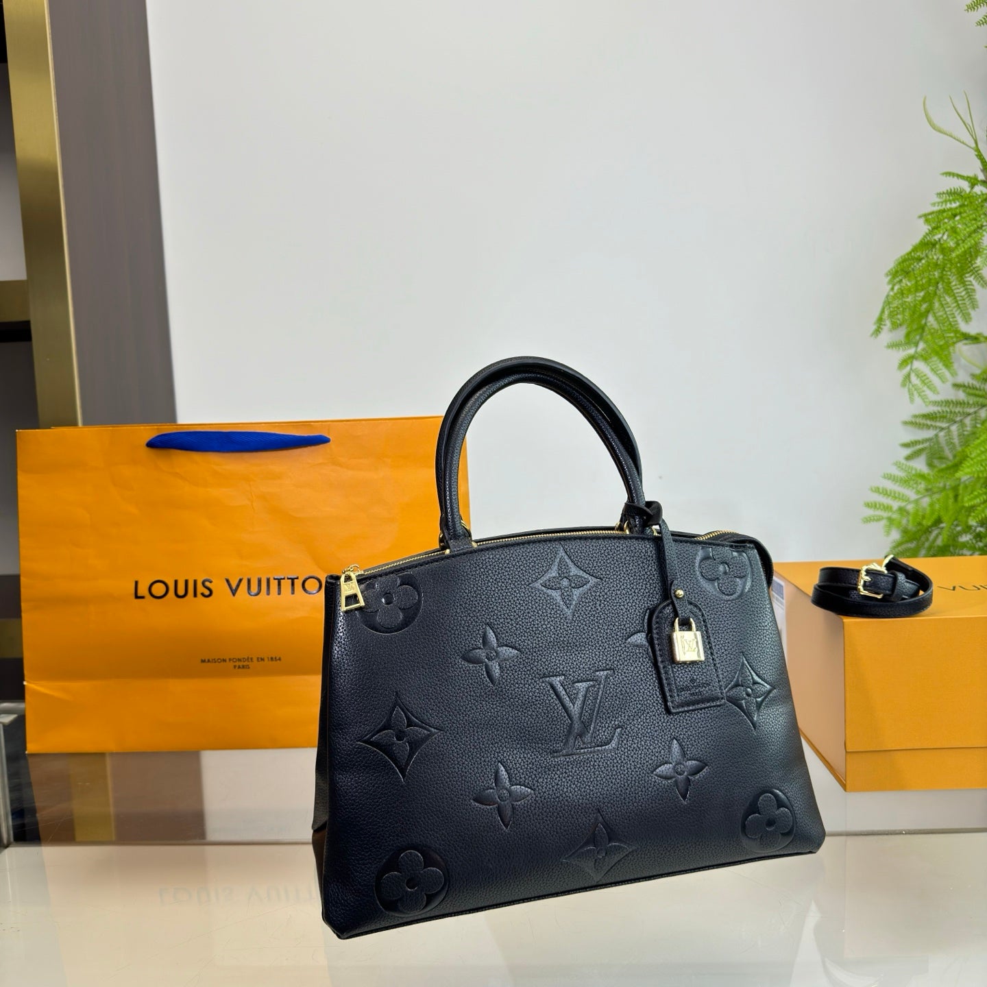 6EX15BDE Stylish leather bag